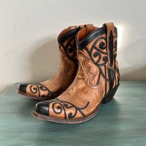 Dan Post tan and black western booties